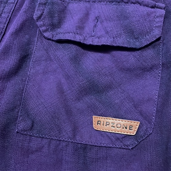 Button front shirt - Picture 3 of 3